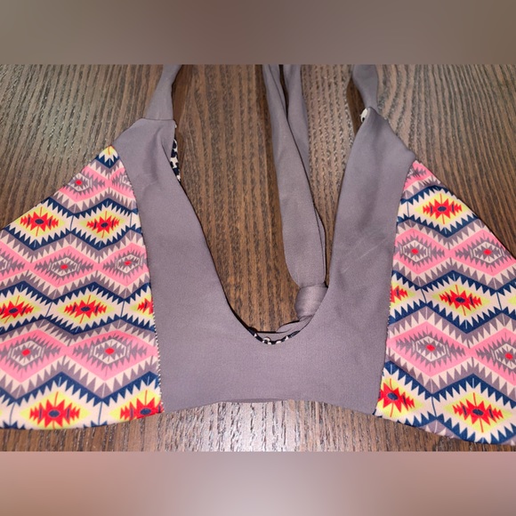 Acacia swimwear top size medium - Picture 2 of 5